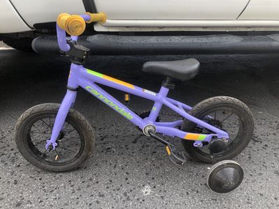 2'6" to 3'3" Cannondale Trail 12 inch Kids Bike with Training Wheels