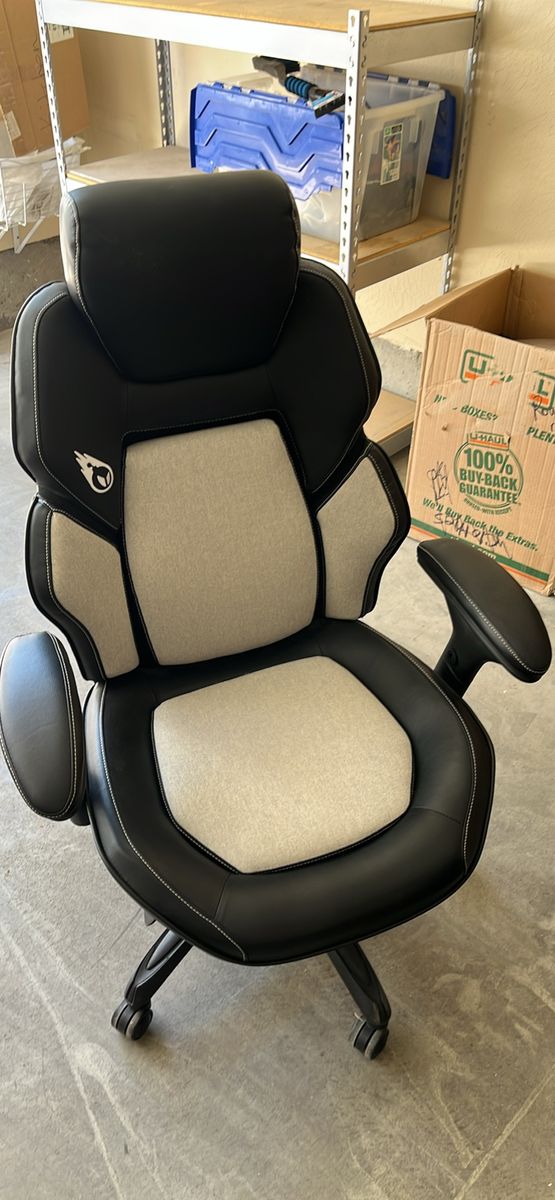 DPS Encode 3D Insight Gaming Chair! Price negotiable!