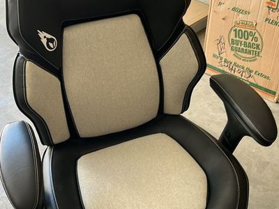 DPS Encode 3D Insight Gaming Chair! Price negotiable!