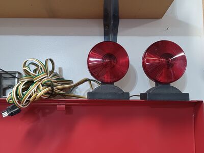 Magnetic tow / trailer lights