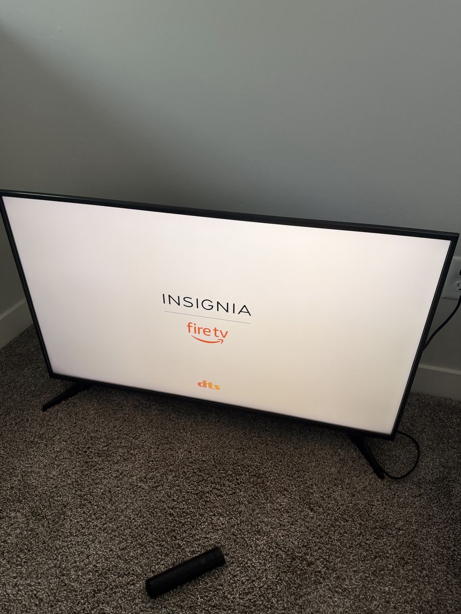Insignia 43” TV