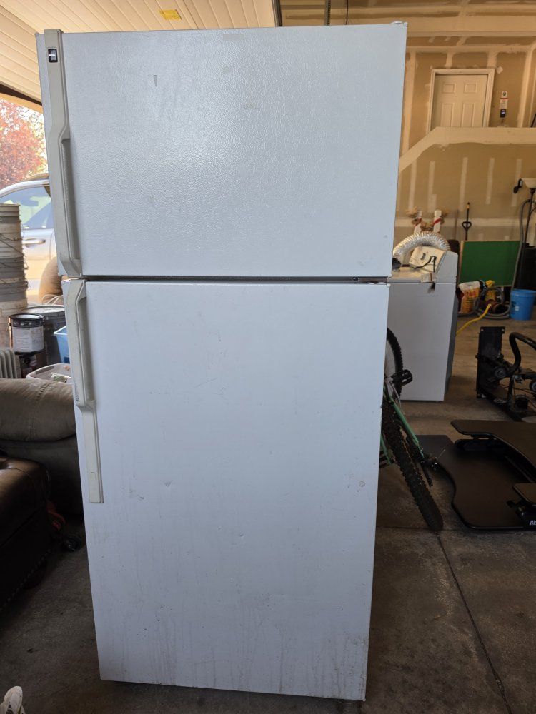 White Top-Freezer Refrigerator