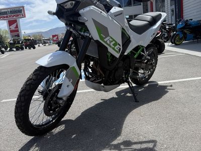 2026 KAWASAKI KLE 500 SE ABS Pearl Blizzard White