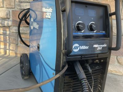 Millermatic 252 MiG welder comes with a cylinder