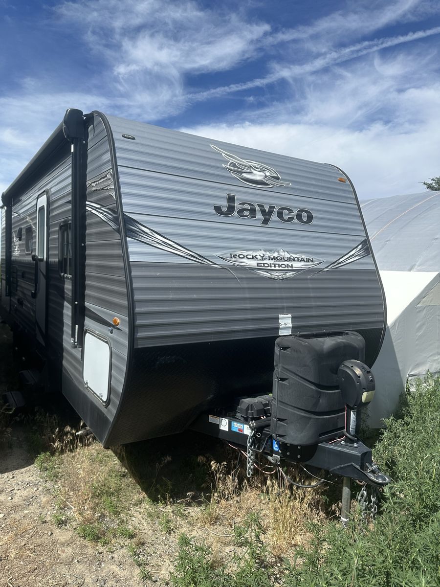 Jayco Jay Flight 242BHSW Rocky Mountain Edition Travel Trailer w/ Thermal Package
