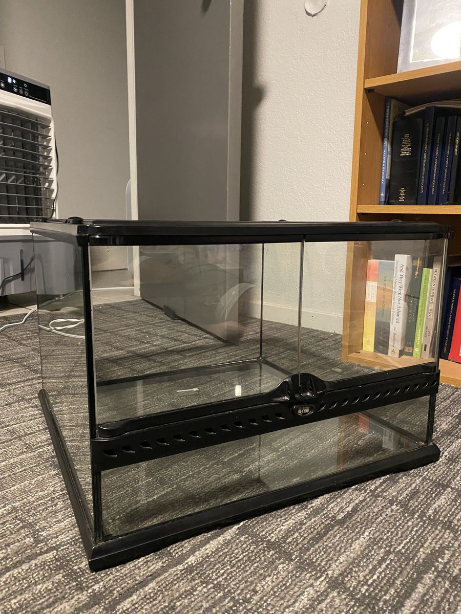 Terrariums And Tanks