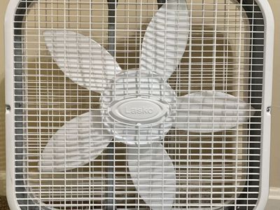 Lasko Box Fan 3 speed