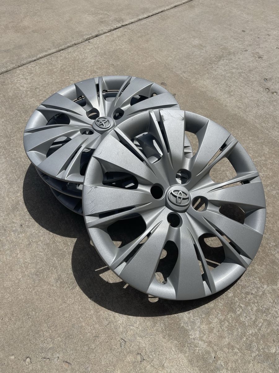 OEM Toyota Yaris 15 inch HubCaps