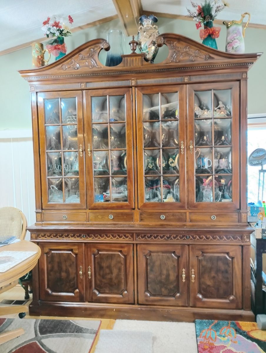 VINTAGE HEIRLOOM QUALITY HUGE BREAKFRONT CHINA CABINET