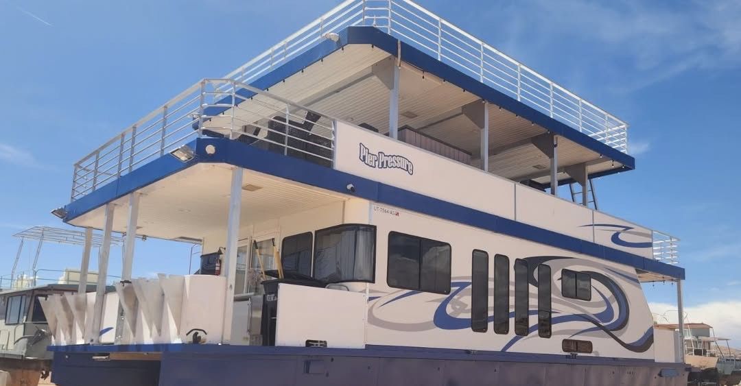 Week 23 Houseboat Share: Pier Pressure, Lake Powell - 51' x 21', New Mercury 300 HP Engines
