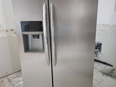 Frigidaire Gallery FGHC2331PF7 Side-by-Side Refrigerator with Ice Maker, Stainless Steel