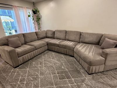 Oversized Sectional Couch w/ Cuddler Corner