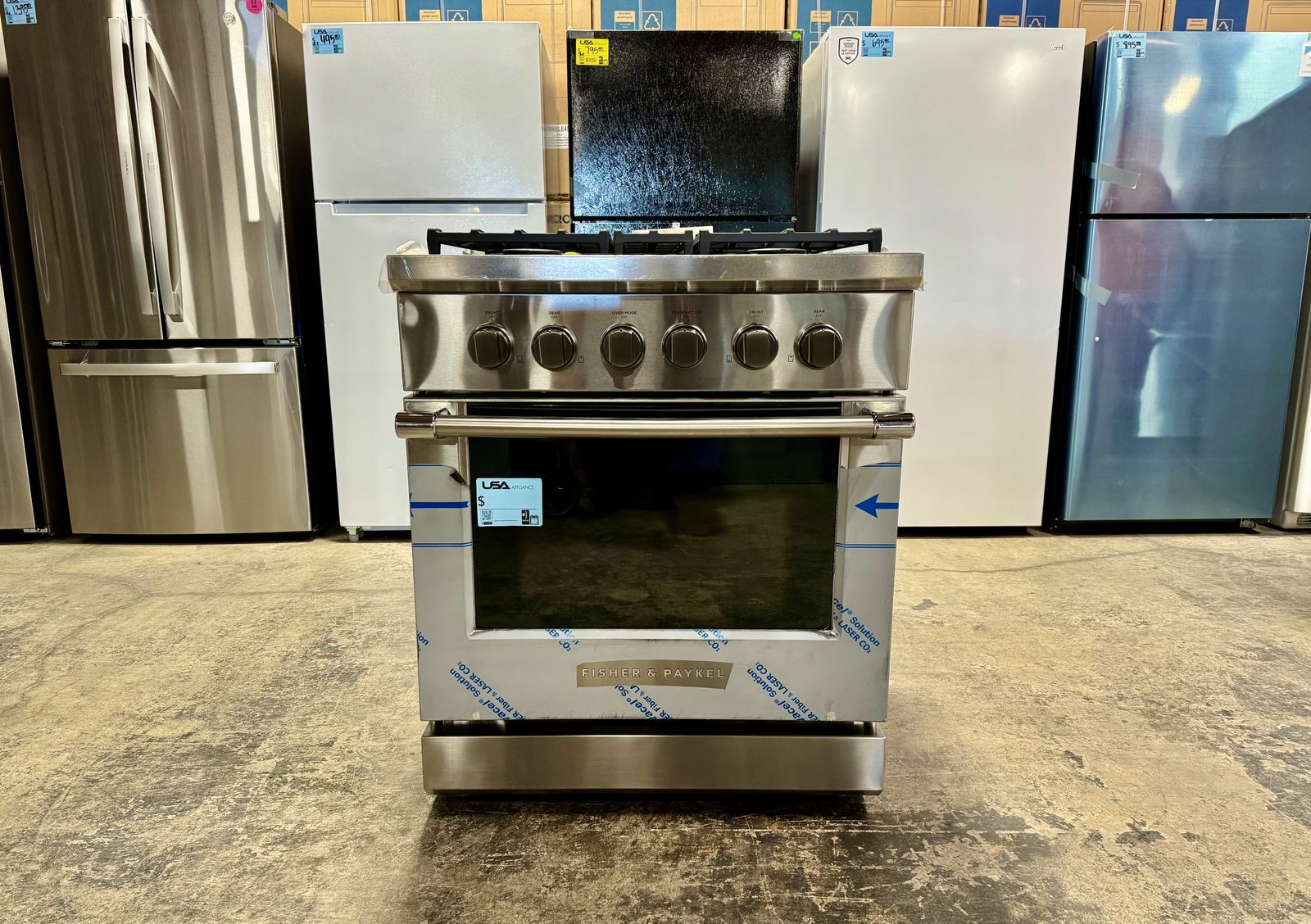NEW FISHER AND PAYKEL PRO SERIES GAS RANGE