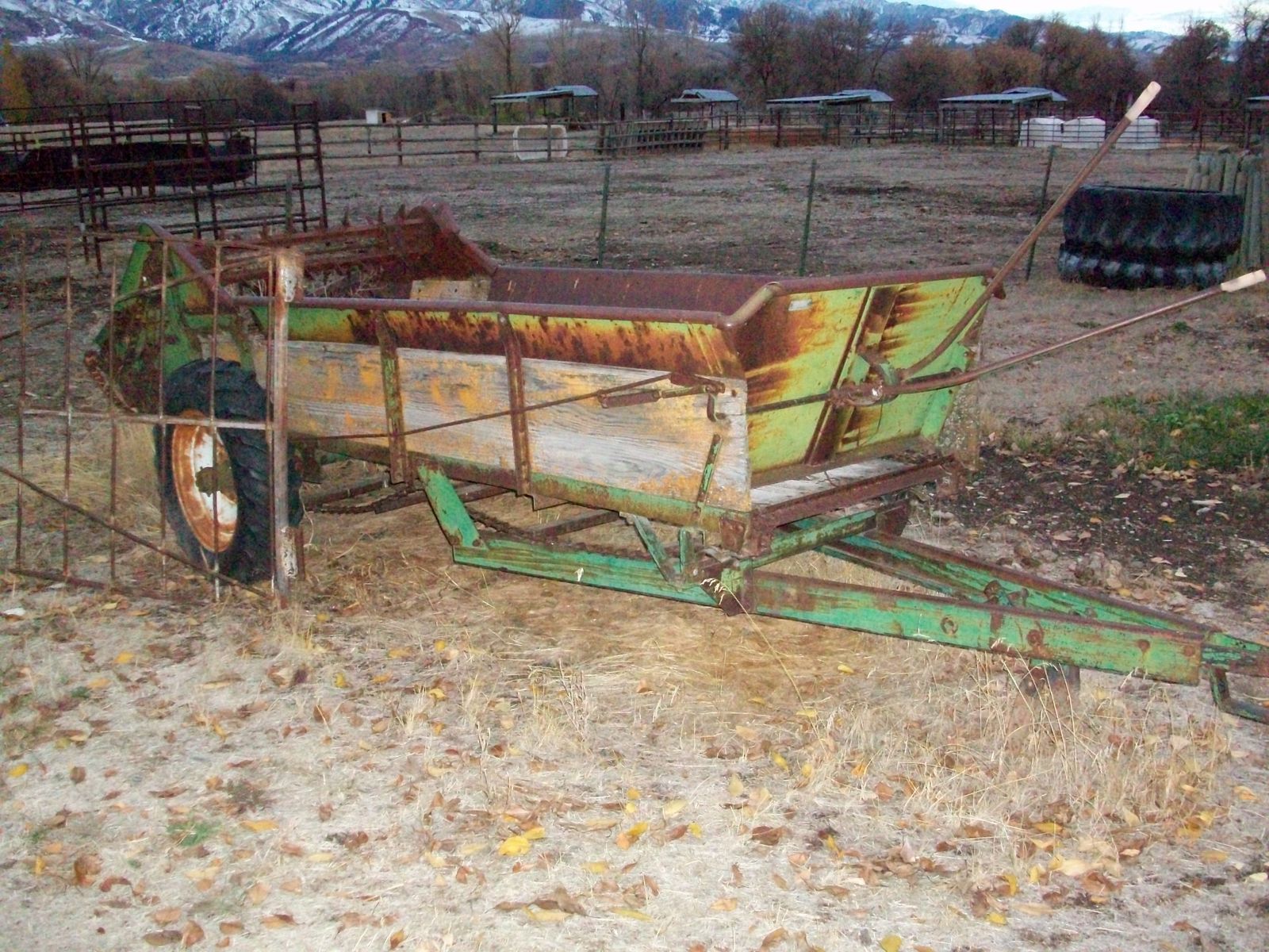 MANURE SPREADER