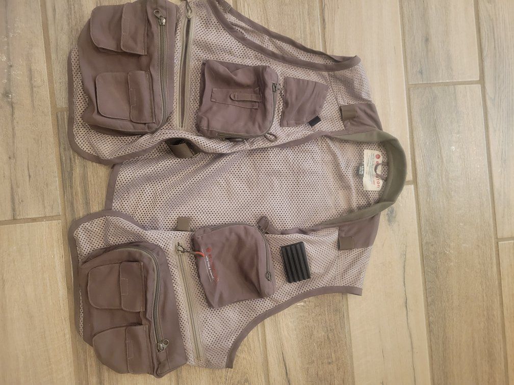 Redington Fly Fishing Mesh Vest Tan LG/XL