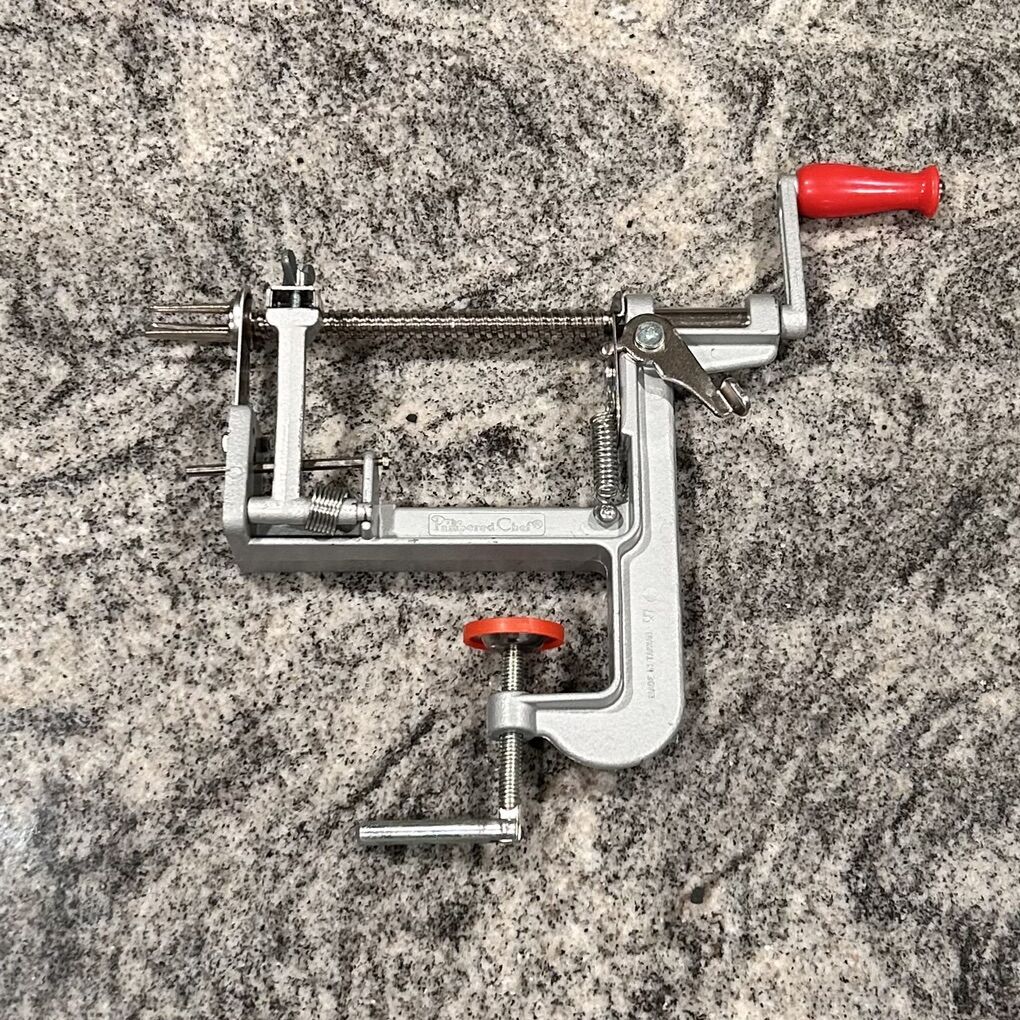 The Pampered Chef Apple Peeler Corer Slicer