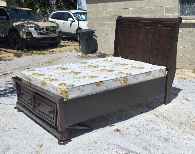 Full size Bedframe