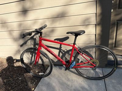 NORCO VFR 2 hybrid bike, medium size, aluminum, Shimano components, Stamo pedals