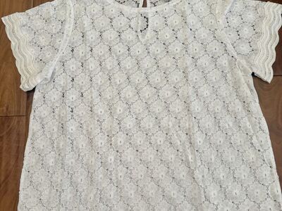 Two Women Size XL White Eyelet Blouse