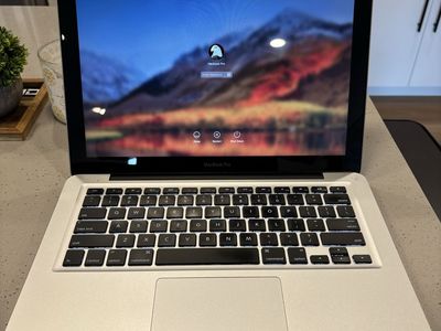 Apple MacBook Pro Laptop - Silver