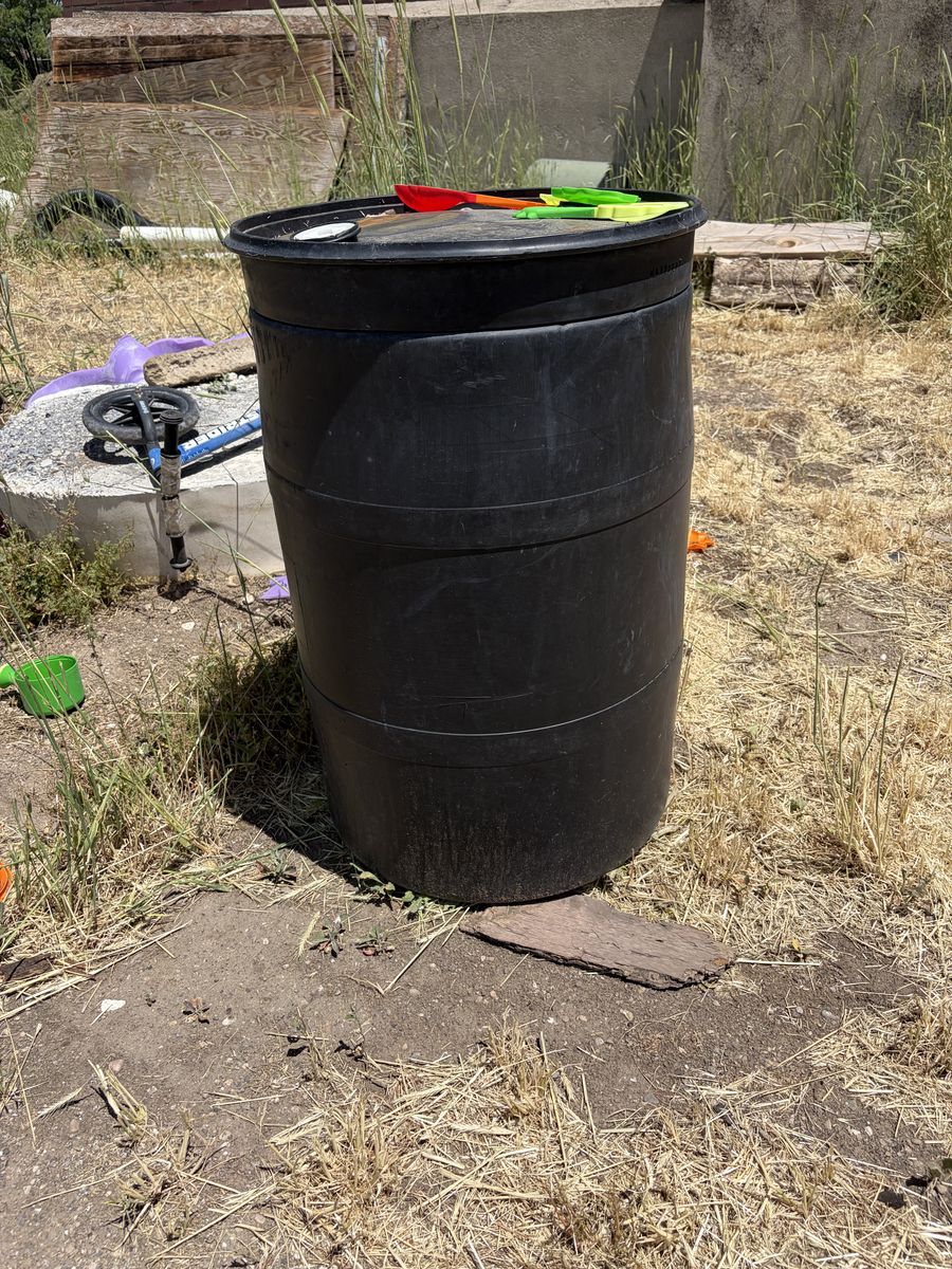 55 gallon plastic barrels 