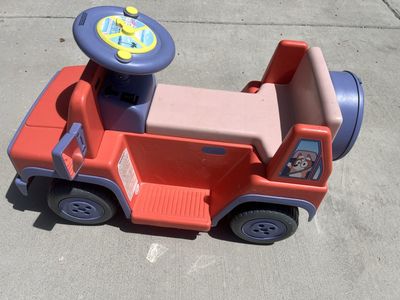 Bluey electric ride on car