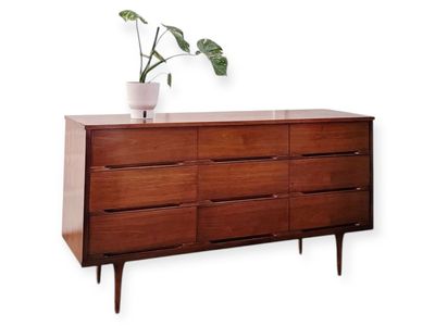 Vintage Mid Century 9-Drawer Walnut Dresser