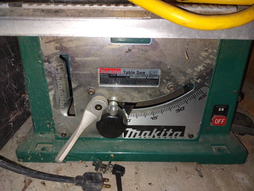 Makita 2708 8-1/4" Table Saw - 12A 4500RPM