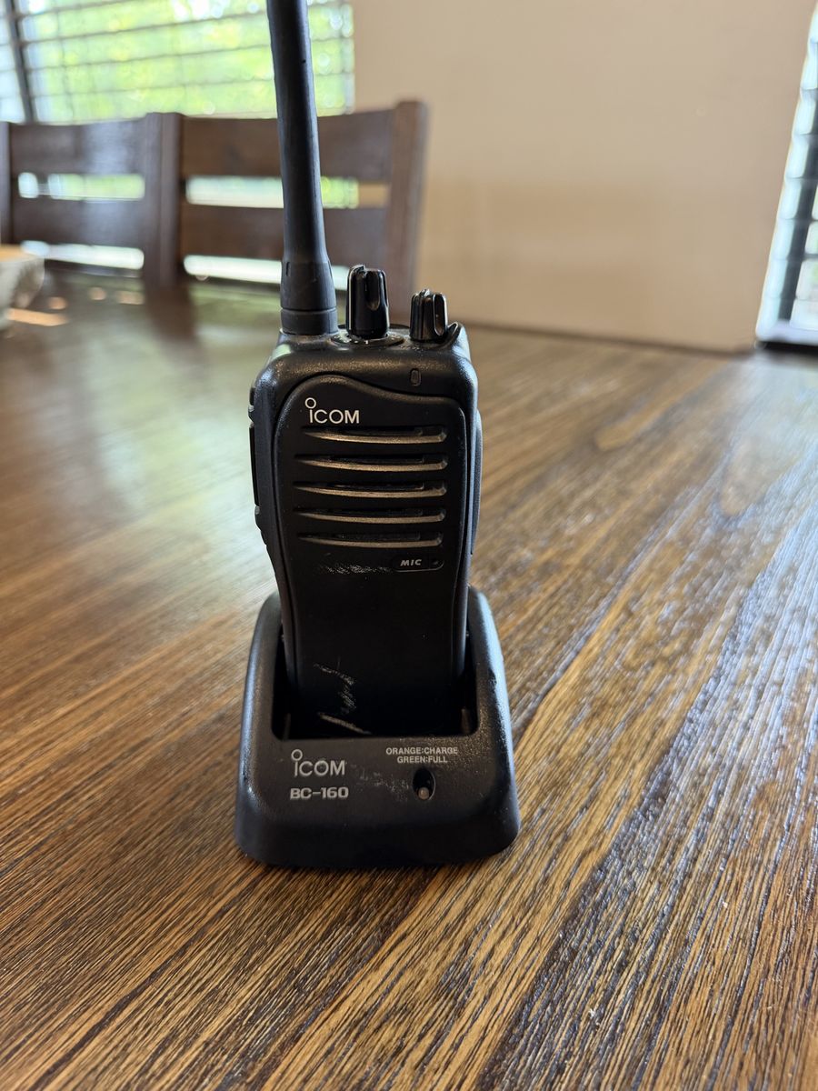 Icom Two-Way Radio Transceiver with BC-160 Desktop Charger Base and Power Adapter