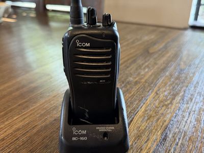 Icom Two-Way Radio Transceiver with BC-160 Desktop Charger Base and Power Adapter
