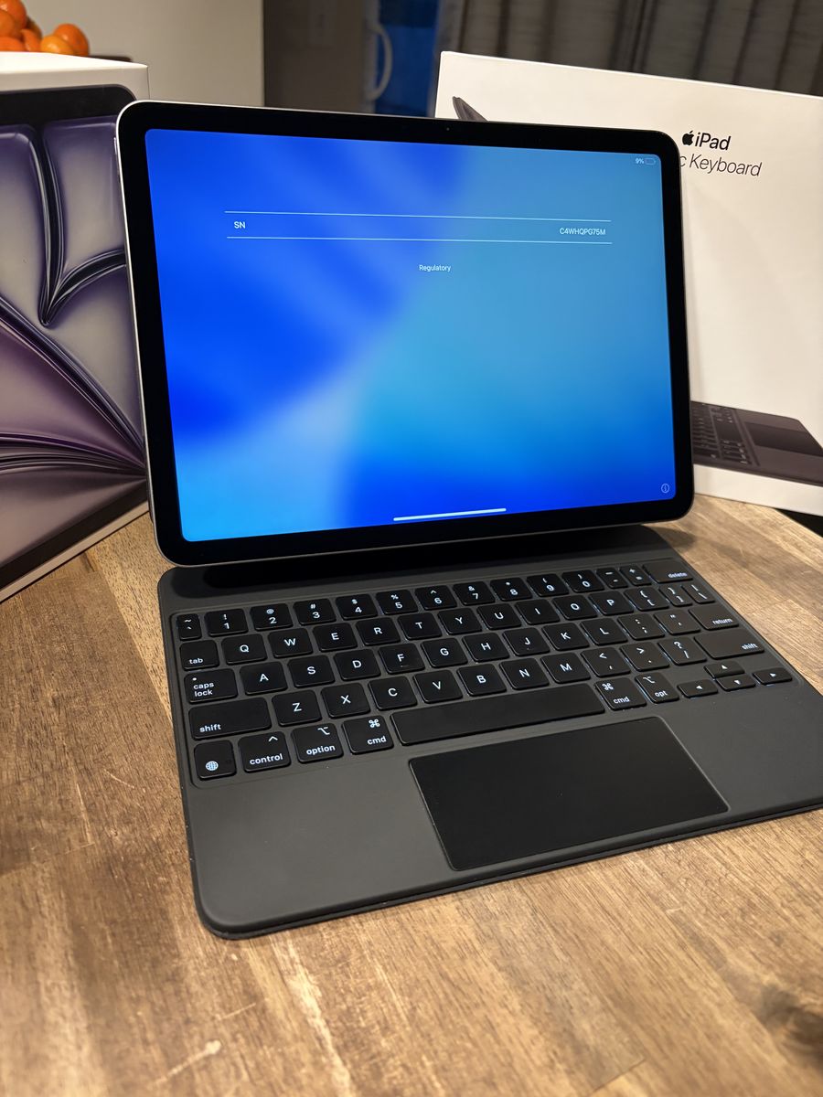 Ipad Air M3 W/ Magic Keyboard