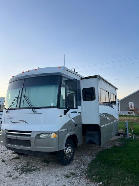 2005 Workhorse W22 