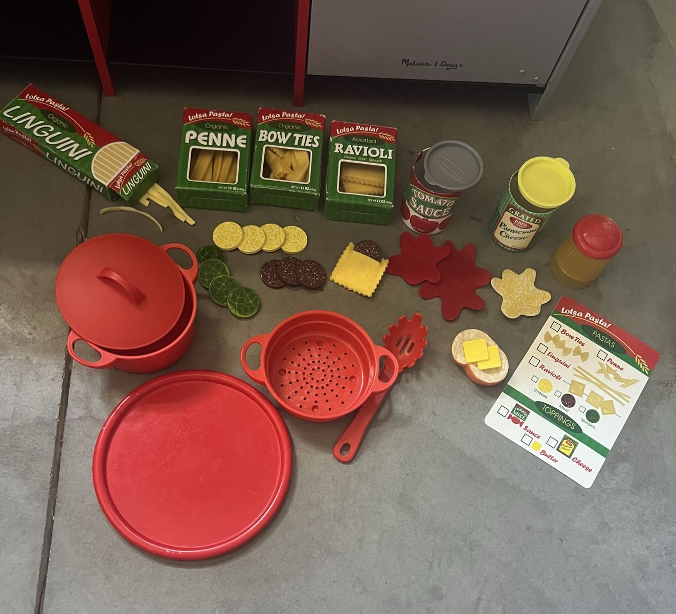 Melissa and Doug pasta set