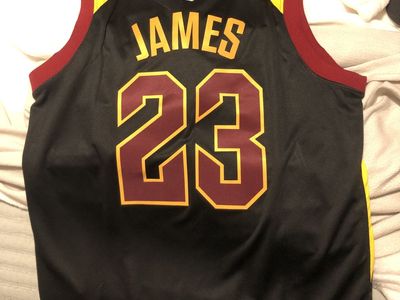LeBron James Cavs Jersey 2018 - M