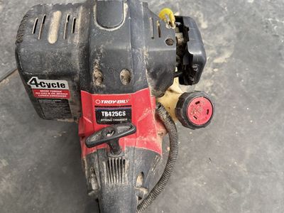 Troy-Bilt TB425CS 4-Cycle String Trimmer / Edger