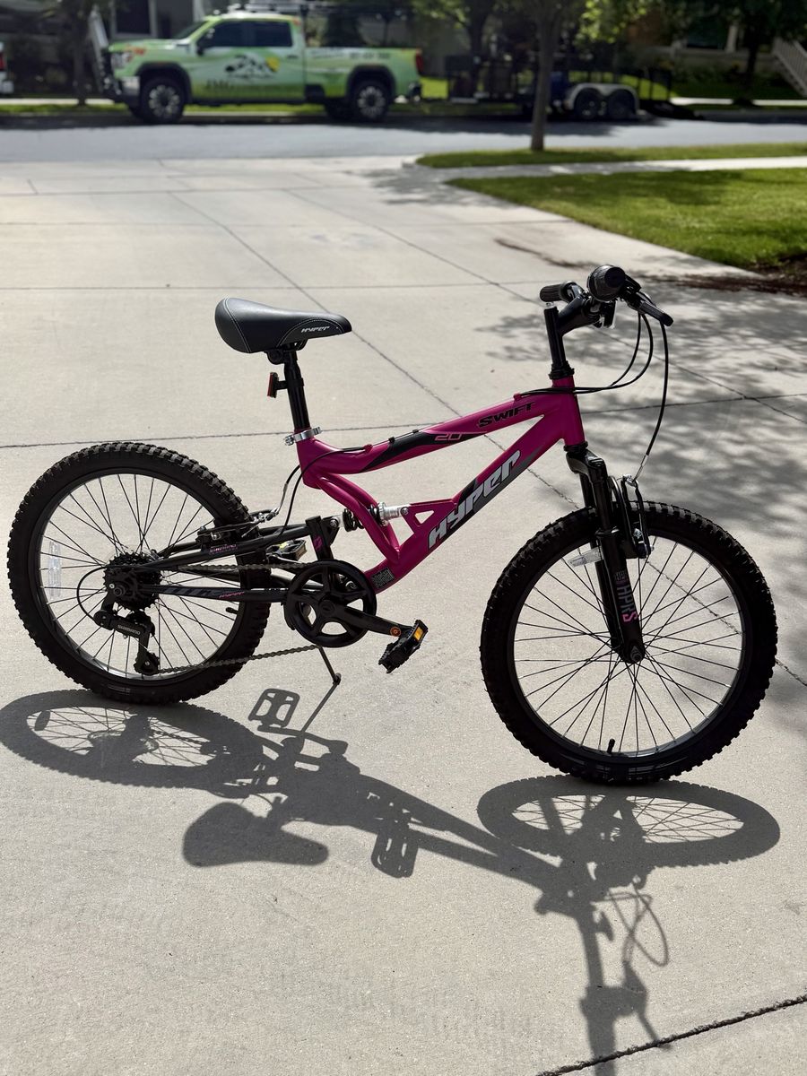 Hyper Swift 20 Inch Kids Mountain Bike Pink Full Suspension