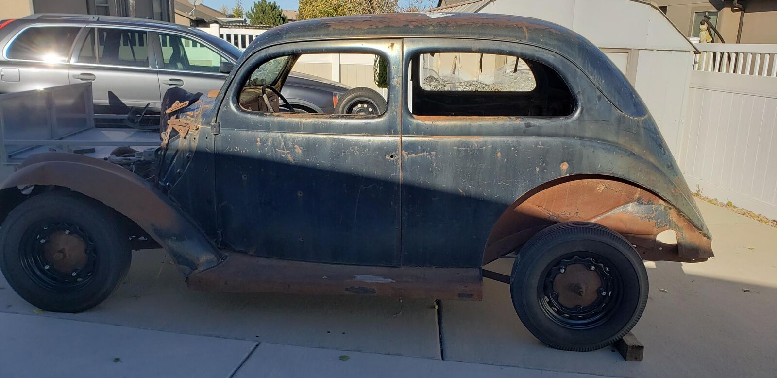 1937 Ford 2 Door Sedan Slantback