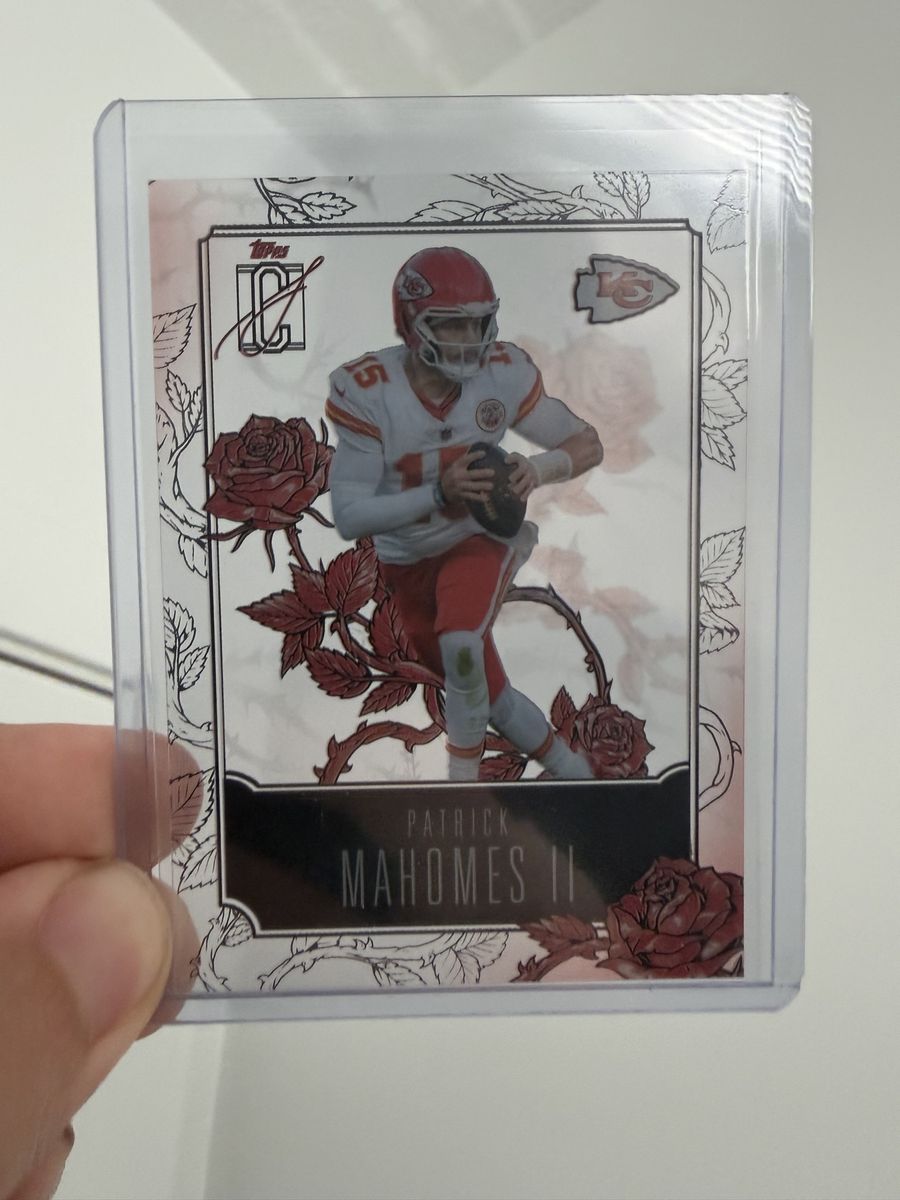 2025 Topps signature class Patrick Mahomes II Roses-13 Kansas City Chiefs Football Card - MINT Condition