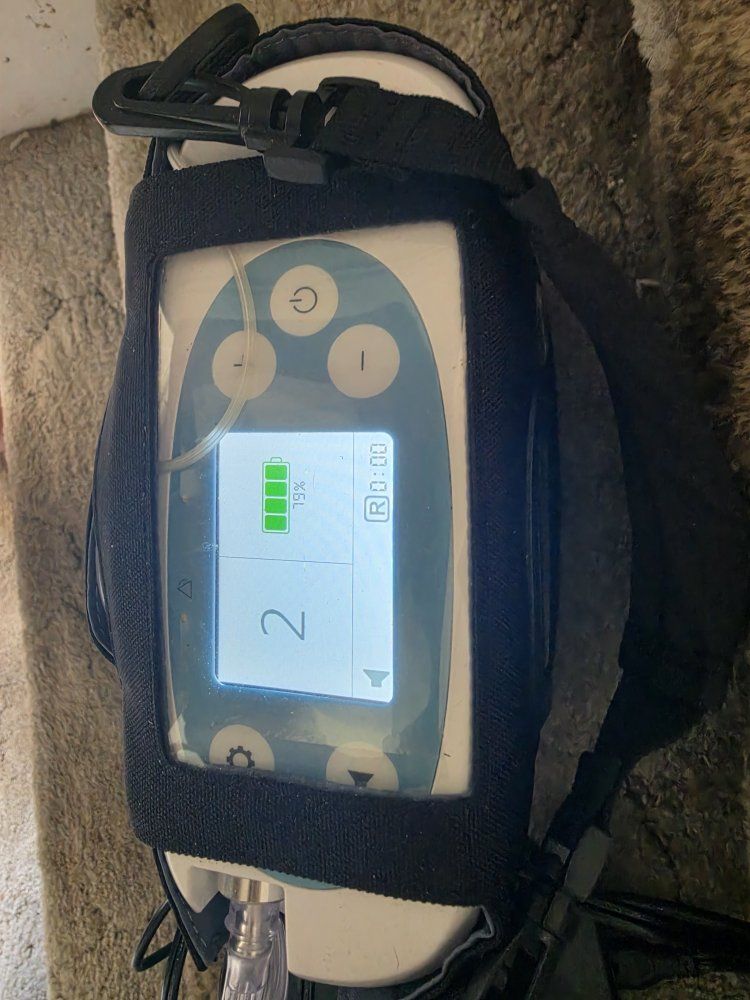 Portable Medical Oxygen Concentrator with Carrying Case and Charger