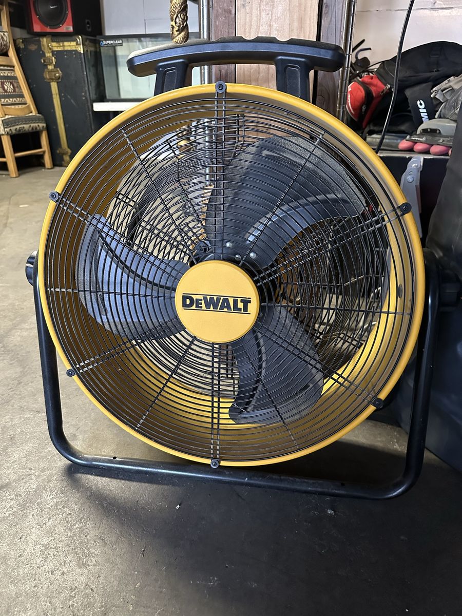 DEWALT 20-in High Velocity Indoor/Outdoor Industrial Fan, in Yellow