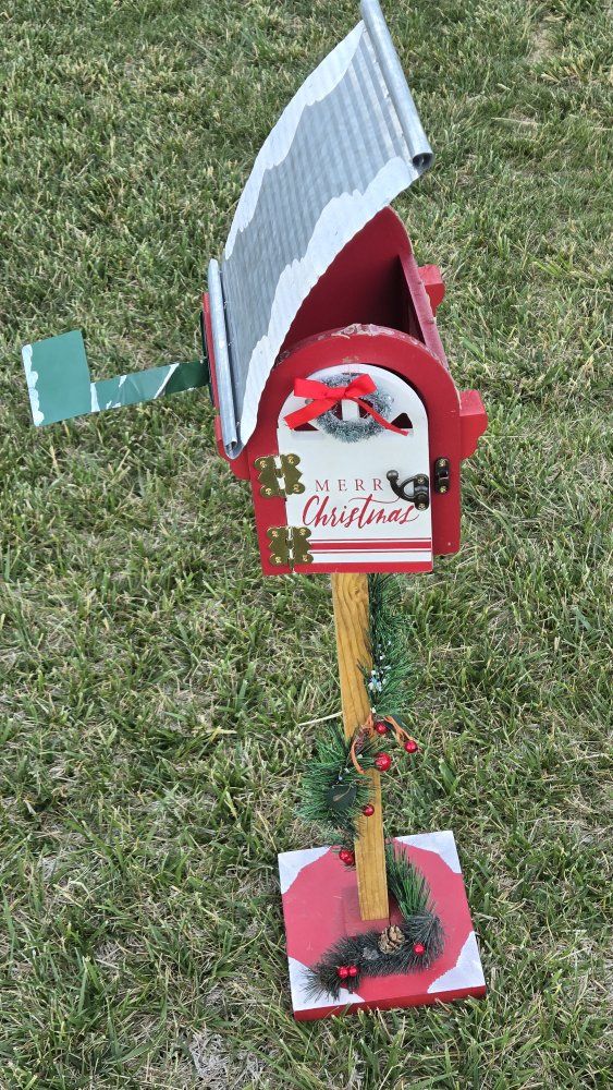 Christmas mailbox decoration