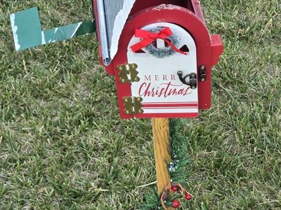 Christmas mailbox decoration