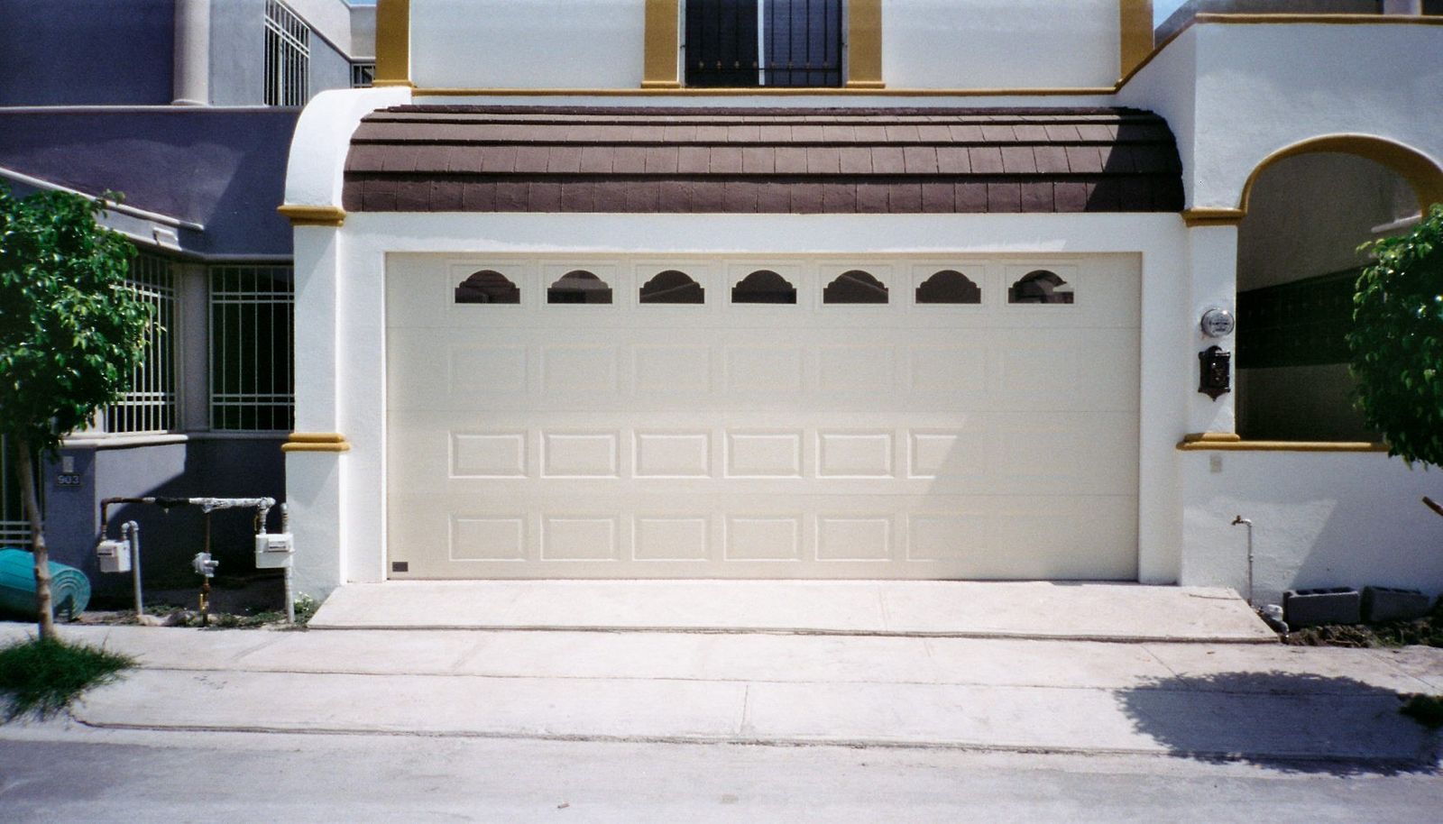 Main image 3