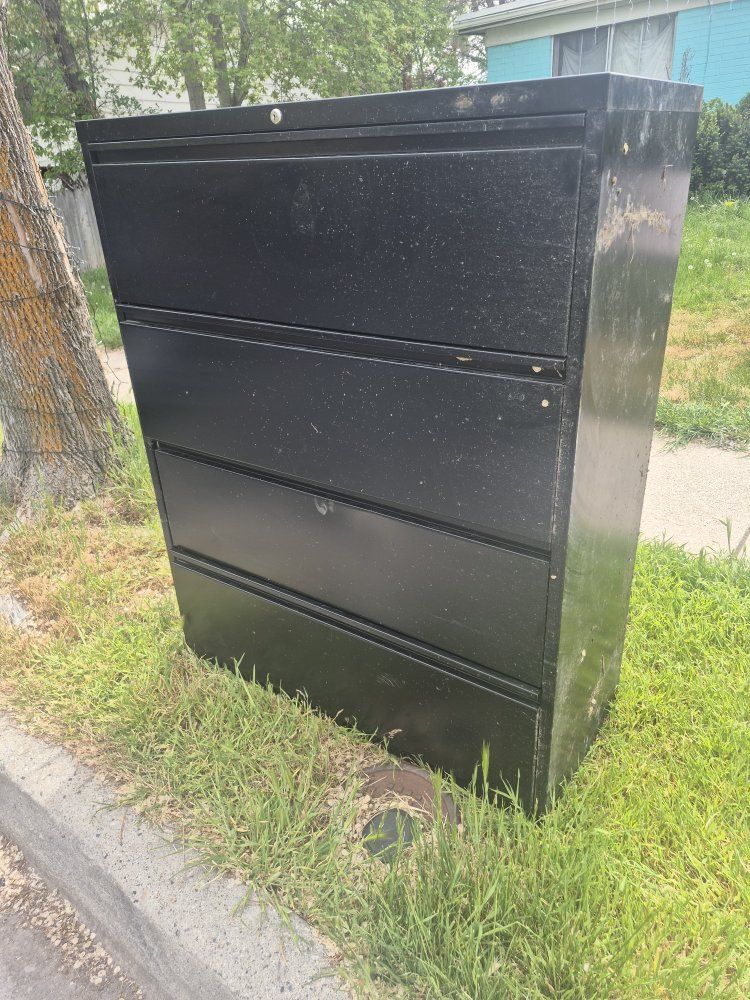 Metalic Tool Cabinet