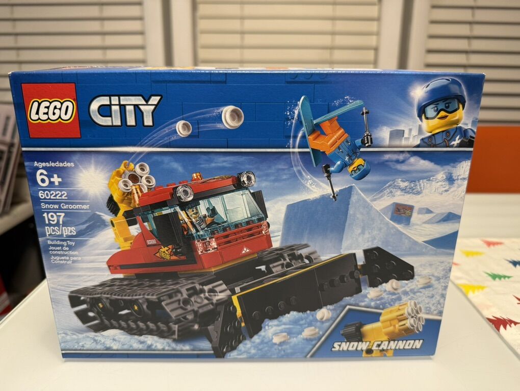 New Sealed LEGO Snow Groomer 60222