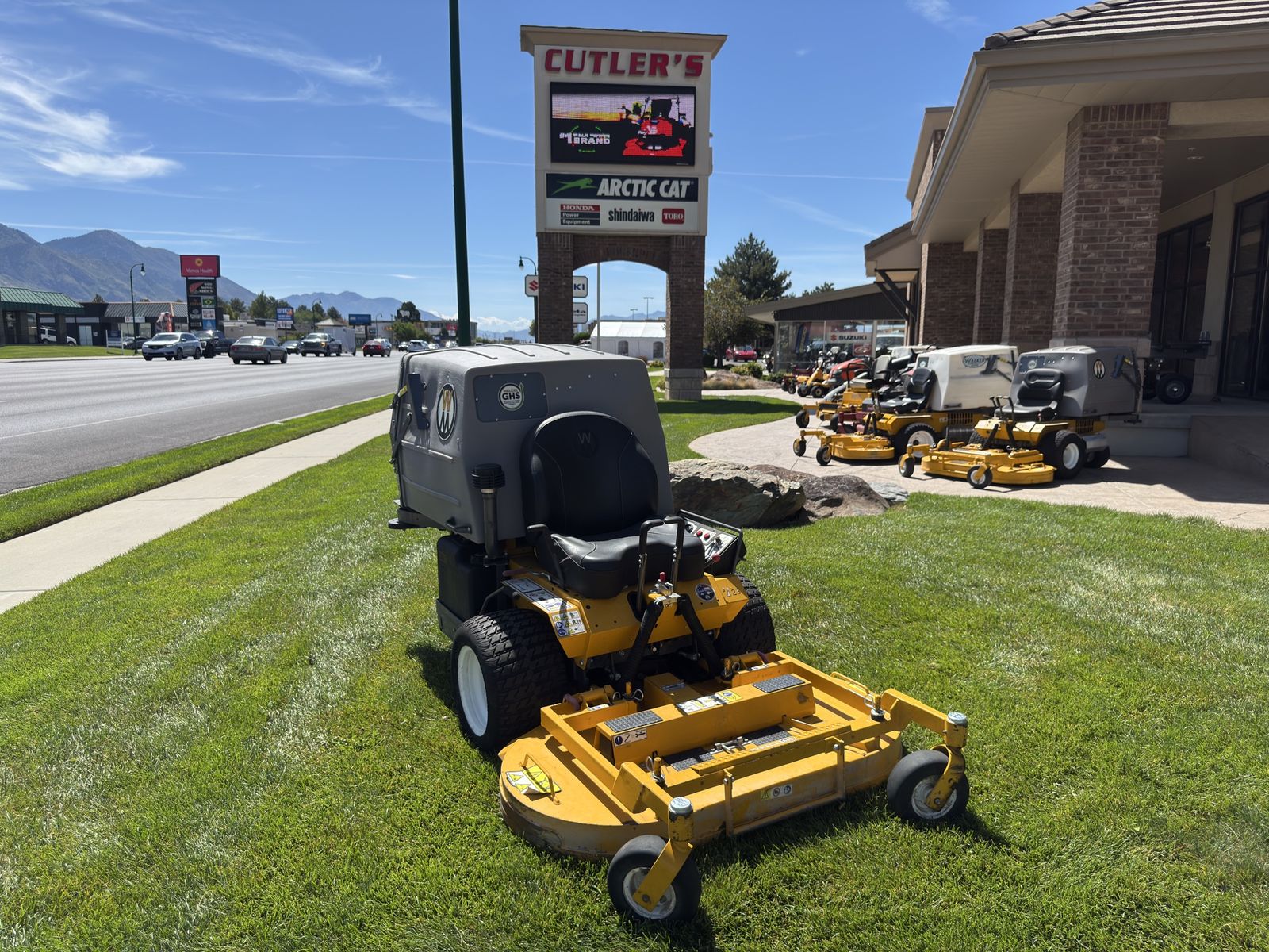 Walker T23 Zero-Turn Riding Mower 