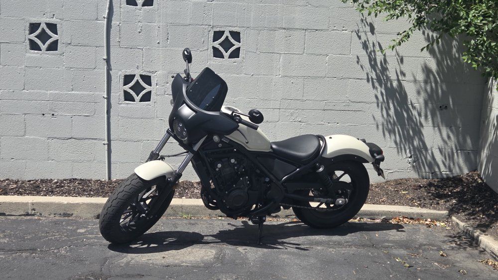 2025 Honda Rebel 500 Abs Excellent Condition 1450 miles Vance and Hinds 
exhaust