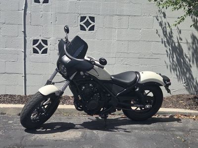 2025 Honda Rebel 500 Abs Excellent Condition 1450 miles Vance and Hinds
exhaust