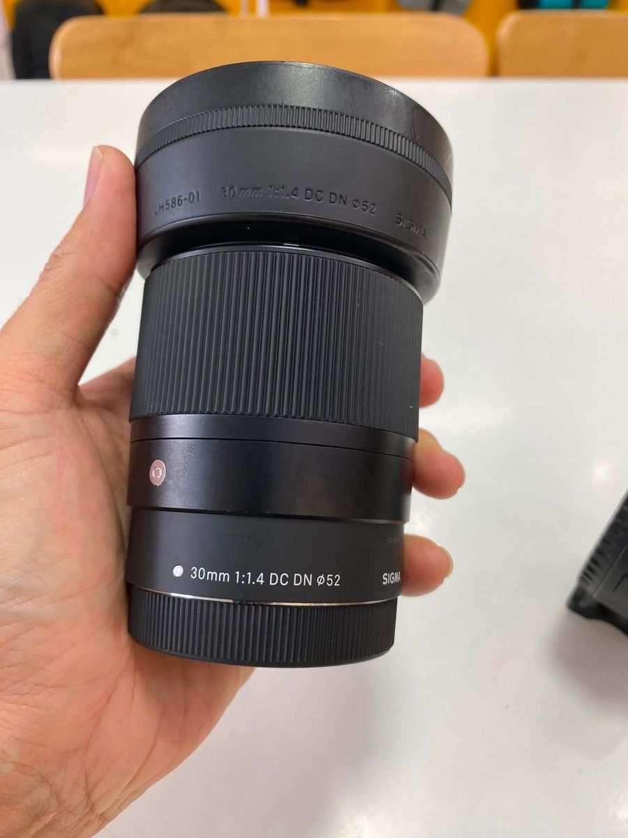 Sigma 30 for canon Eos M and adapter