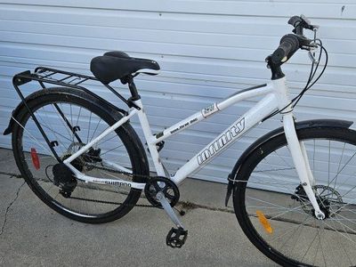 Slightly used bike in great condition